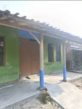 Rumah Dekat Pasar Di Desa Karangmalang Ketanggungan Brebes