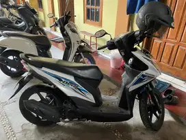 Jual motor second Honda Beat Putih Biru 2016