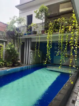 DI JUAL RUMAH 3 LANTAI,
