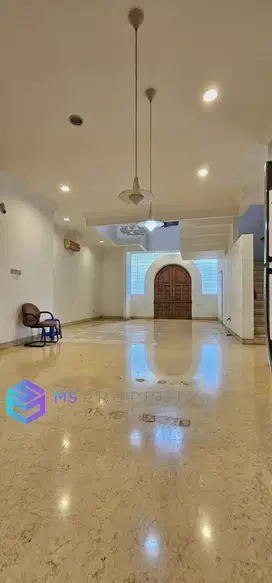 RUMAH MASIH SIAP HUNI 2 LANTAI DEKAT BM 400