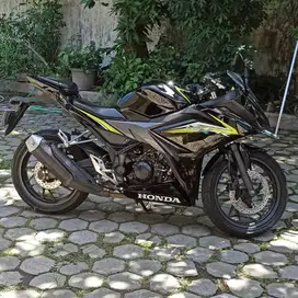 Honda CBR 150 R 2016
