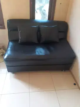 Sofa hitam single plus bantal 2