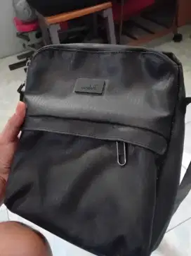 Dijual tas selempang pria merk condotti original
