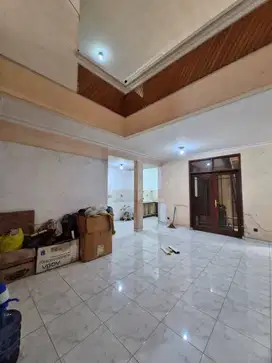 Taman Kopo Indah 1 Dijual Rumah Bagus 2 Lantai Siap Huni