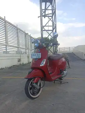Piaggio lxv merah mulus