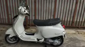 Jual vespa LX 150 tahun 2013