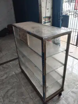Etalase bekas di jual murah