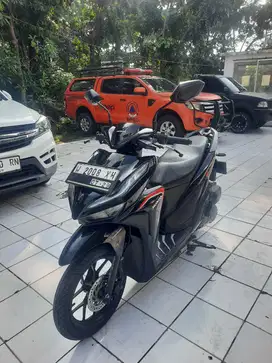 VARIO 125 HITAM 2019