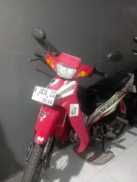 Dijual yamaha vega tahun 2005 warna merah pelk ruji