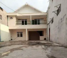 Rumah 2 Lantai di Kertajaya STRATEGIS, BAGUS
