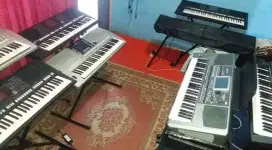 Piano & keyboard YAMAHA KORG ROLAND