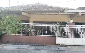 Rumah Jl Pucang Asri STRATEGIS, ROW 2 MOBIL
