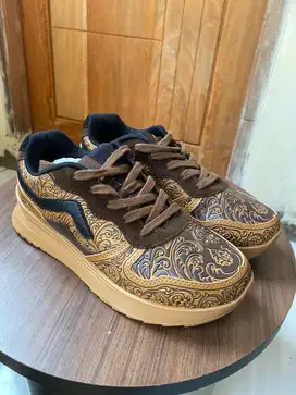 Sepatu Casual Aerostreet Nusantara Bali Edition uk.43 Limited edition