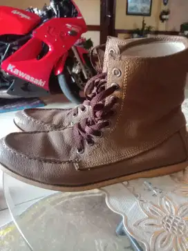 Sepatu Black Master
