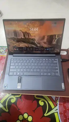 Laptop Lenovo Yoga Slim 7 fabric (Special edition Fabric & Touchscreen