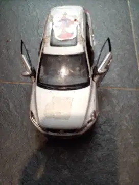 DIECAST/REPLIKA/MAINAN MOBIL VOLVO XC60