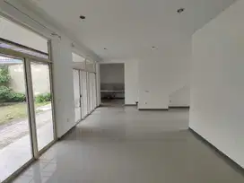 Dijual Rumah besar keren banget di Kota Baru Parahyangan, Mayang Sunda