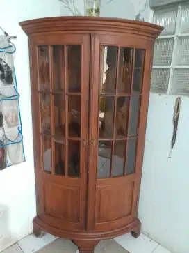 Lemari Hias Kayu Jati