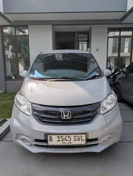 Dijual mobil freed 2013