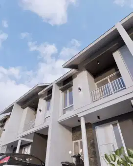 Rumah 2 lantai lokasi semarang kota jalan lebar harga murah