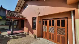 Di sewakan rumah 200m utara terminal Condong Catur