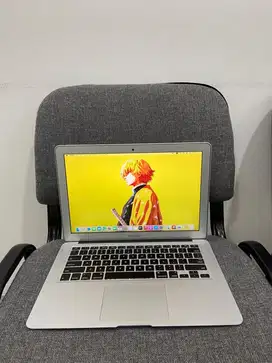 MacBook Air 2017 i5/8/256GB
