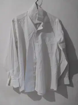 Kemeja Putih Ukuran L Preloved