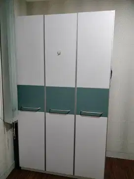 Lemari informa 3 pintu