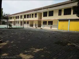Disewa gedung ex sekolah 30kelas di Bekasi Barat