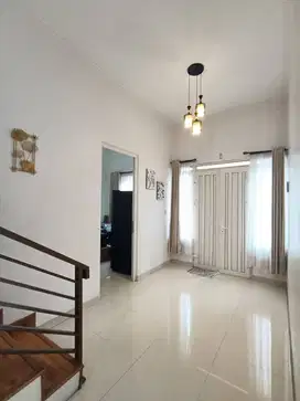 DIJUAL CEPAT !!! RUMAH FULL FURNISHED 2LT - 3 KT - 2 KM - 202 m2