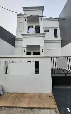 Rumah 2 Lantai Harapan Indah Boulevarda Hijau
