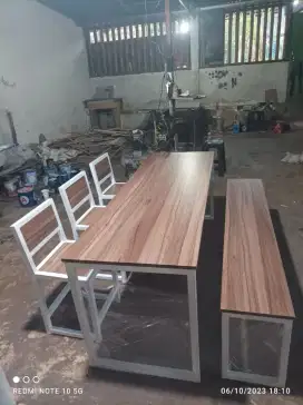Meja cafe minimalis industrial design kombinasi besi dan kayu