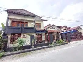 Rumah luas view sawah di jl. Kaliurang km 7