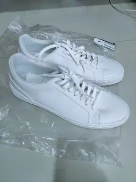 Sepatu pull and bear size 45