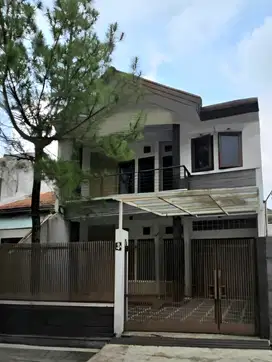 INVESTASI TERBAIK! RUMAH BAGUS STRATEGIS DI JL KEMBAR BARU SAYAP BKR