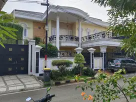 Rumah Permata Timur Pondok Kelapa: 2 Lt, LT 560 m2, Kolam Renang