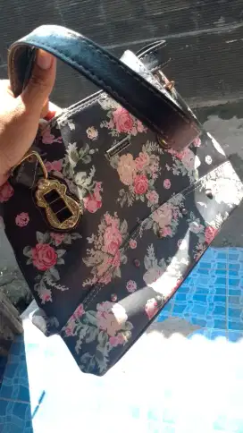Tas wanita second