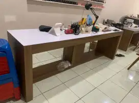Meja kerja bekas