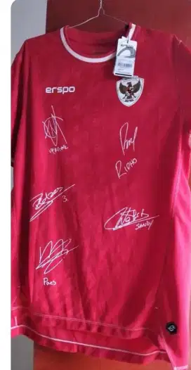 Jersey plus tanda tangan digital