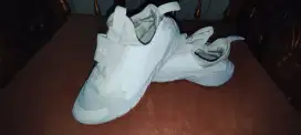 Sepatu Unisex Anak Nike Size 32