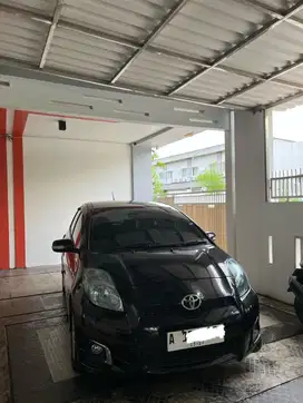 Yaris E 2012 a/t