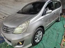 Jual grand livina 2013 xv pribadi