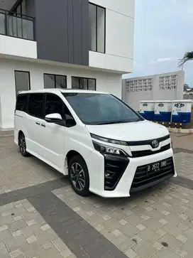 Toyota Voxy 2.0 AT 2020 Pajak Panjang