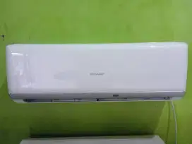 Ac sharp 1pk noken mulus seperti baru garansi