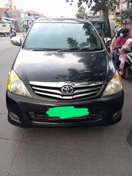 Toyota Kijang Innova 2010 Bensin low km 82rb