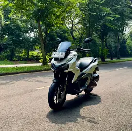 Honda ADV 160 CBS ISS MULUSSS Pajak Hidup Panjang