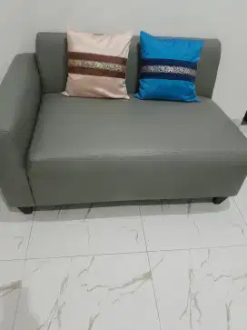 Dijual satu set (2 sofa) bahan kulit abu abu