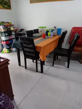 DIJUAL CEPAT MEJA MAKAN SET 6 KURSI