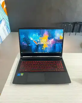 MSI Katana GF66  Intel Core i7-11800H RAM 16 GB SSD 512 GB