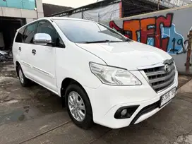 innova G at bensin model 2014 , nik 2013 putih 2.0cc , km low
